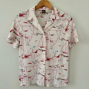 Vintage White Button-Up short sleeve Shirt w Abstract seagull sailboat pattern